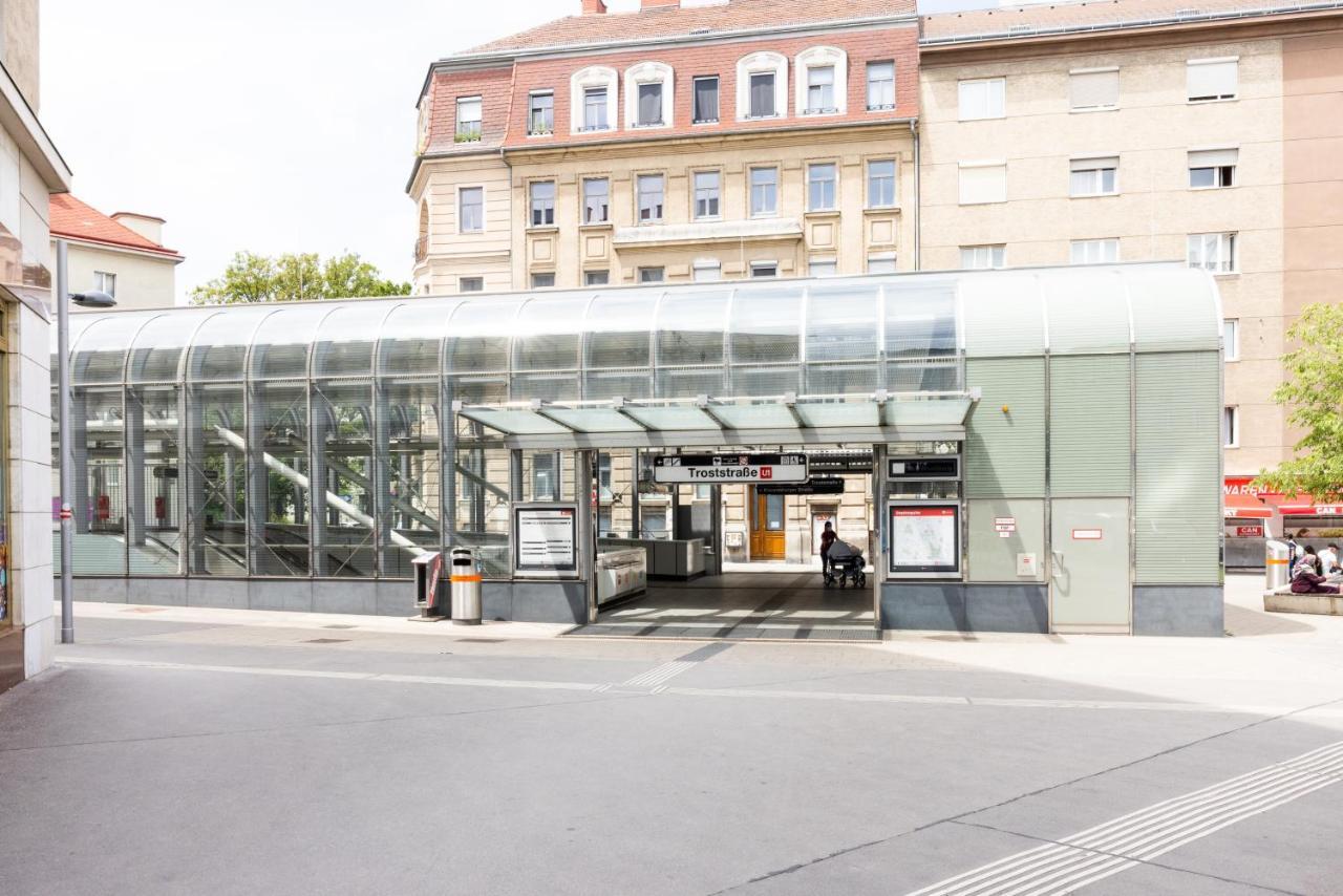 Yeshello Central Station Studio Wenen Buitenkant foto